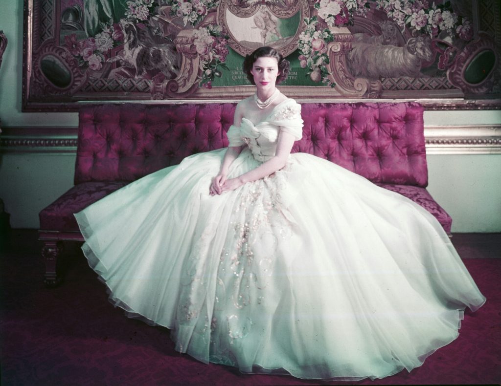 Christian Dior: Designer of Dreams”: Victoria and Albert Museum in