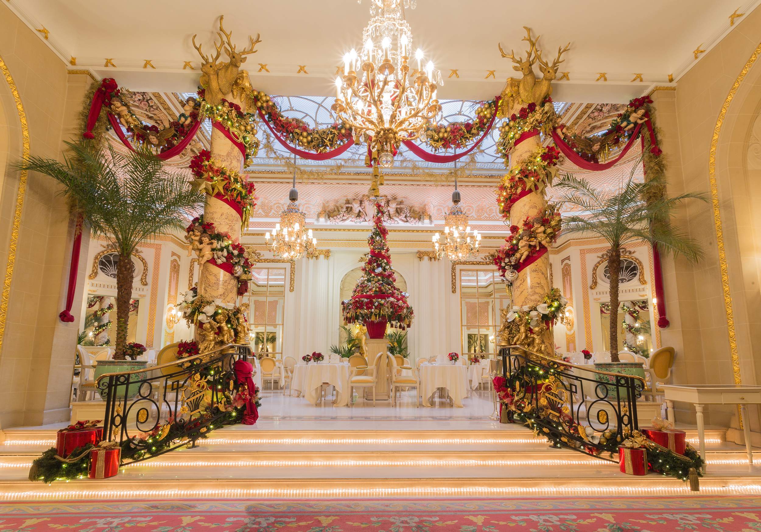 Read more about the article Christmas Season at The Ritz London