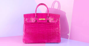 Read more about the article Pink Hermès Birkin handbag sells for just under £20,000 at UK auction