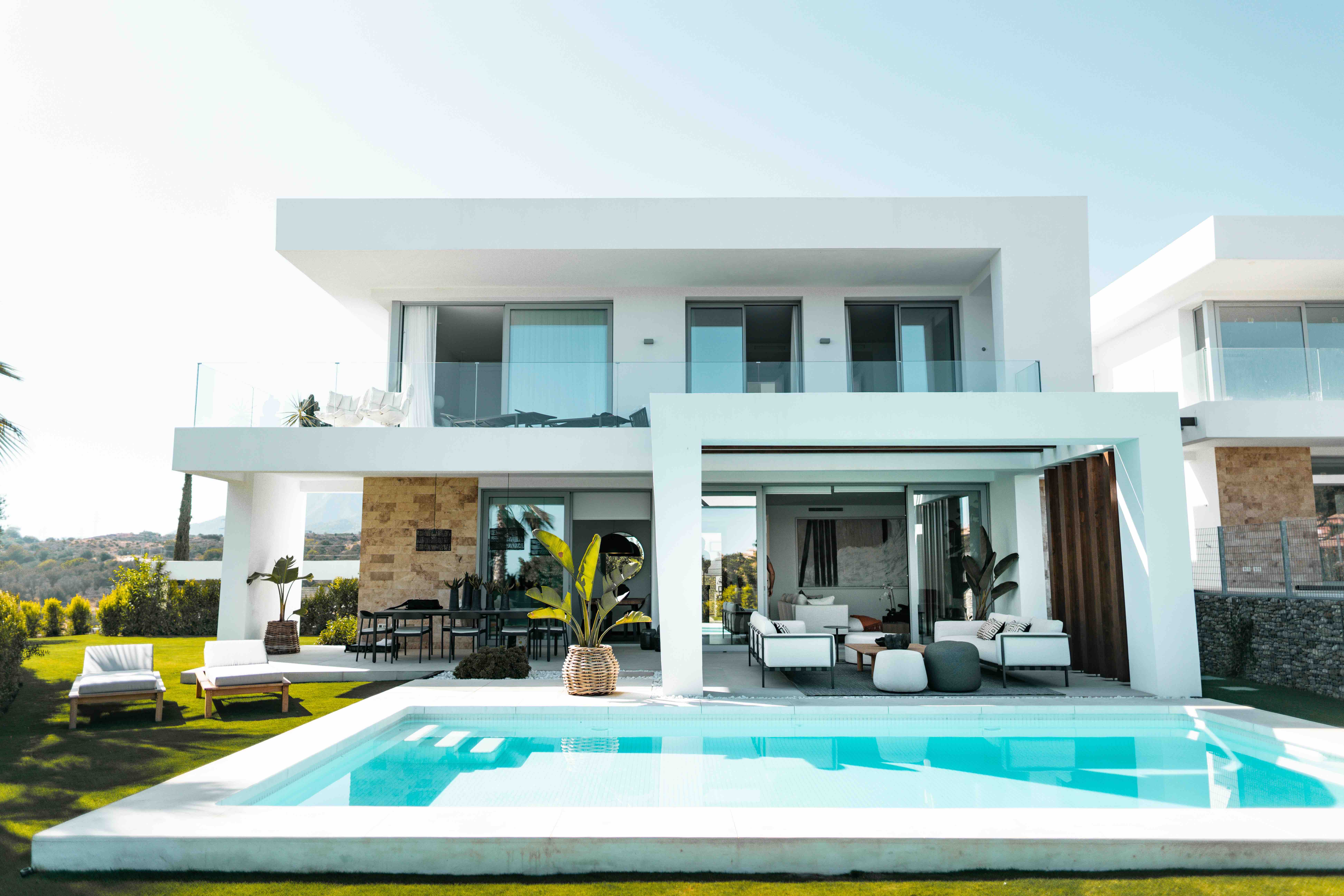 Read more about the article How to Make Your Property Appeal to Luxury Clients